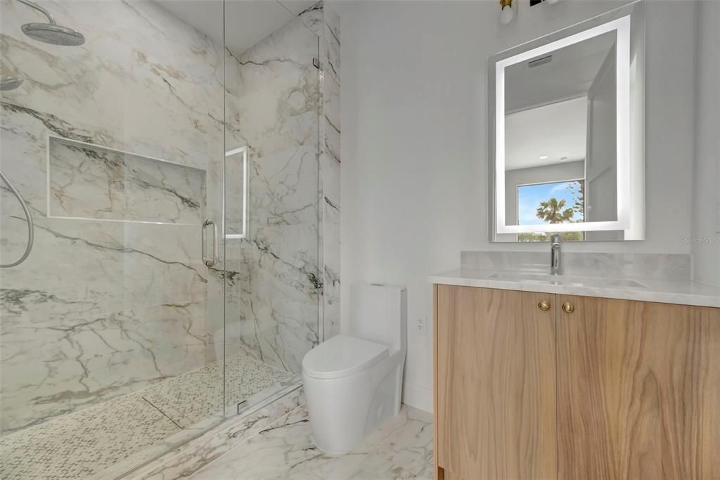 For Sale: $3,550,000 (5 beds, 4 baths, 4434 Square Feet)