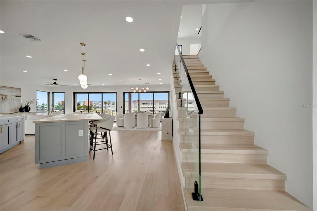 For Sale: $3,550,000 (5 beds, 4 baths, 4434 Square Feet)