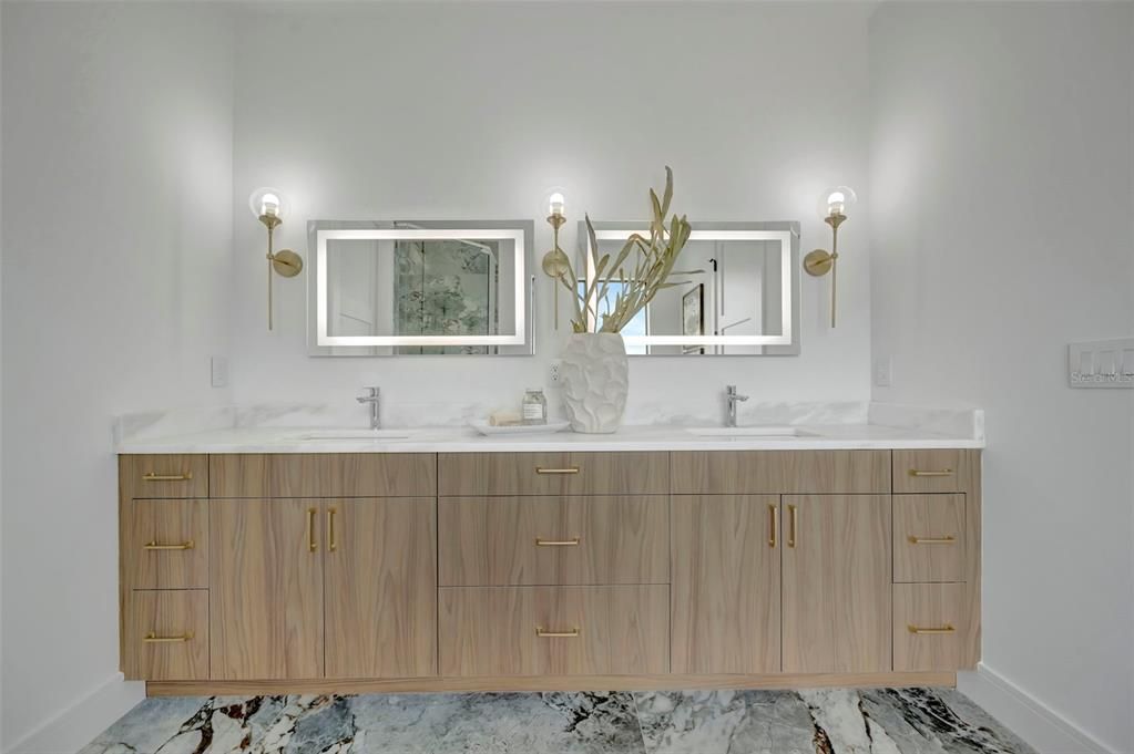 For Sale: $3,550,000 (5 beds, 4 baths, 4434 Square Feet)