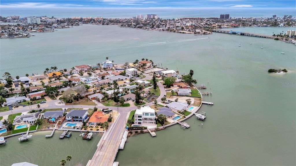 For Sale: $3,550,000 (5 beds, 4 baths, 4434 Square Feet)