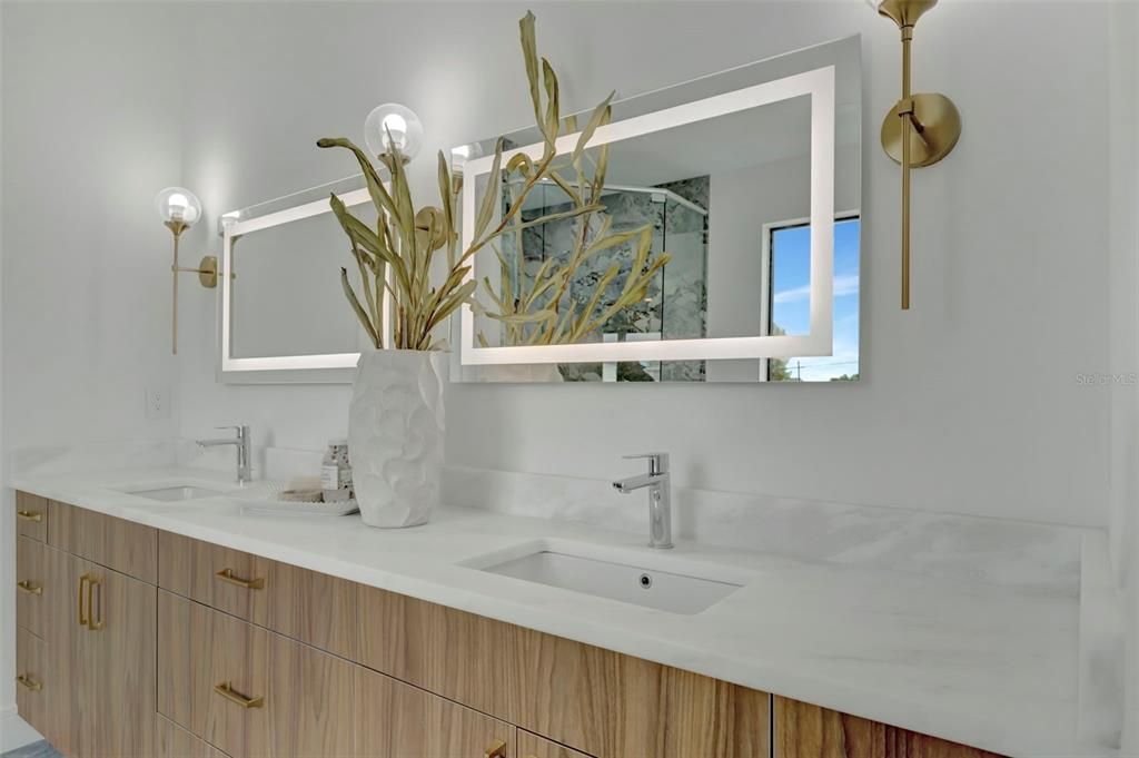 For Sale: $3,550,000 (5 beds, 4 baths, 4434 Square Feet)
