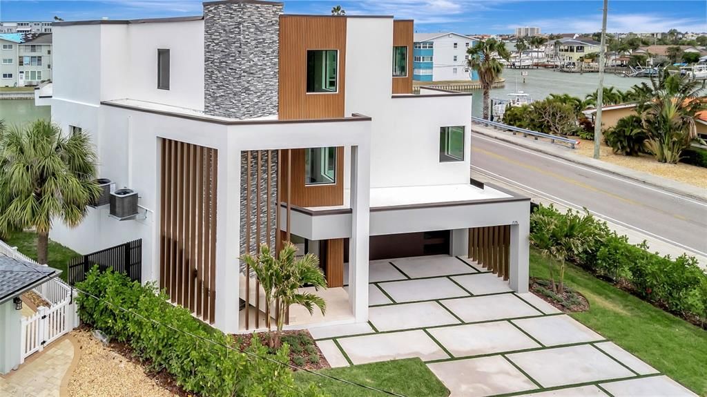 For Sale: $3,550,000 (5 beds, 4 baths, 4434 Square Feet)