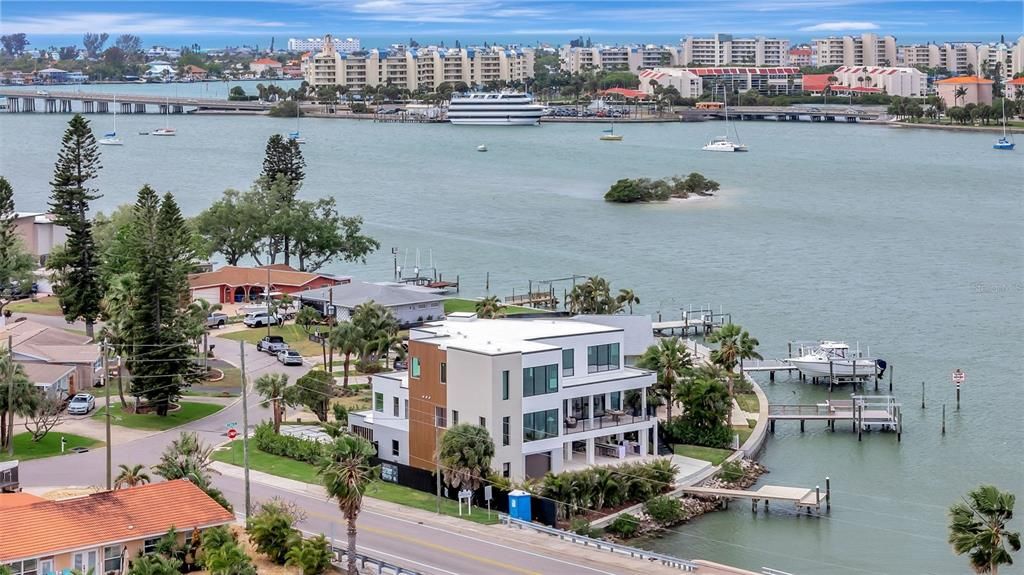 For Sale: $3,550,000 (5 beds, 4 baths, 4434 Square Feet)