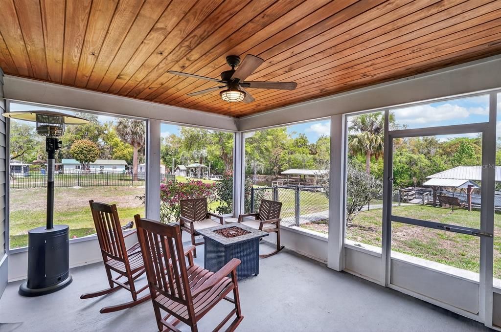 Activo con contrato: $765,000 (4 camas, 2 baños, 2817 Pies cuadrados)