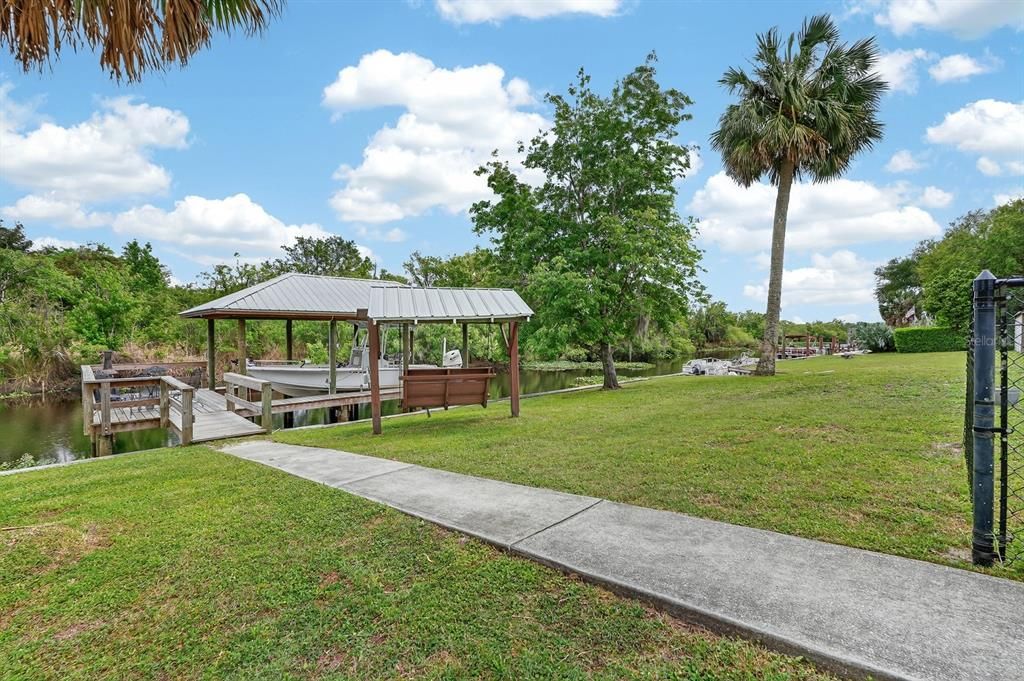 Activo con contrato: $765,000 (4 camas, 2 baños, 2817 Pies cuadrados)