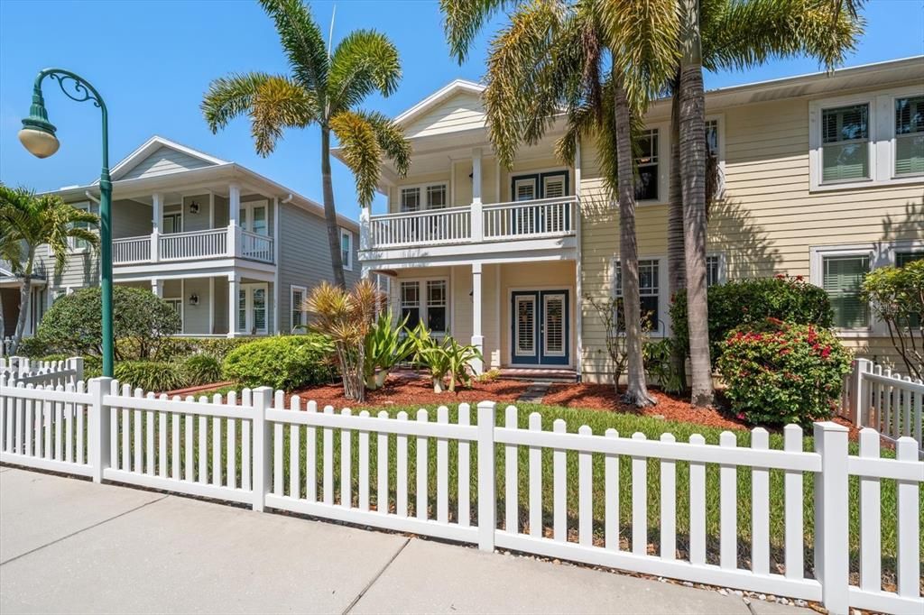 最近售出: $599,000 (4 贝兹, 3 浴室, 2716 平方英尺)