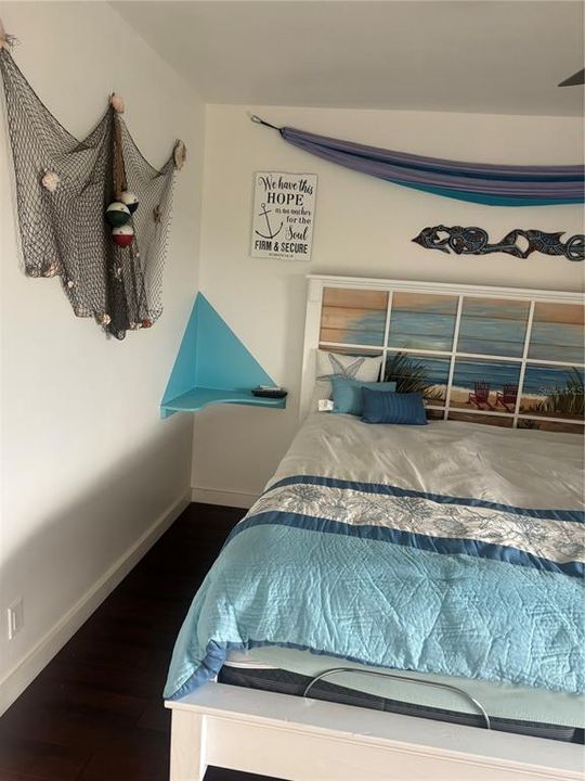 For Sale: $129,000 (1 beds, 1 baths, 615 Square Feet)