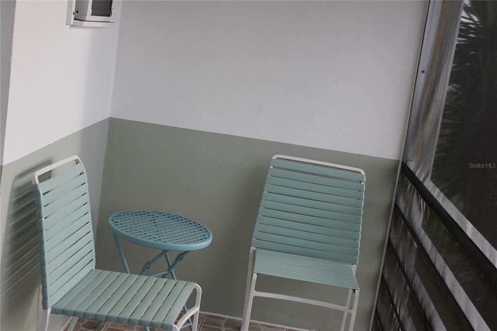 For Sale: $129,000 (1 beds, 1 baths, 615 Square Feet)