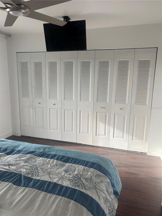 For Sale: $129,000 (1 beds, 1 baths, 615 Square Feet)