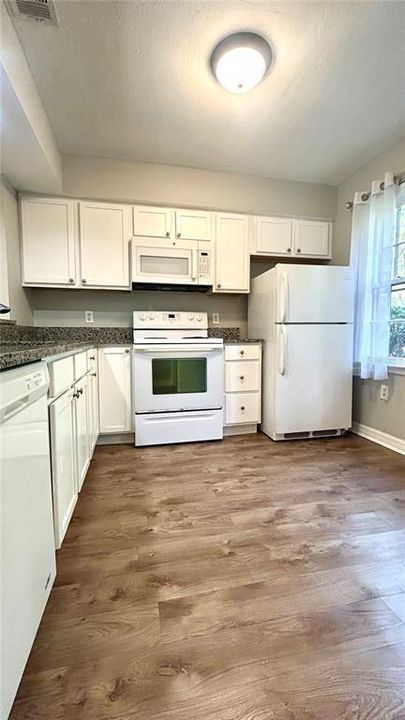 For Rent: $2,100 (2 beds, 2 baths, 1058 Square Feet)