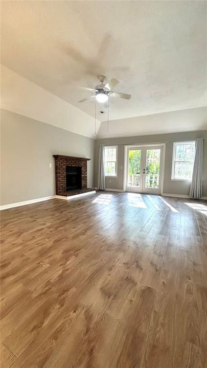 For Rent: $2,100 (2 beds, 2 baths, 1058 Square Feet)