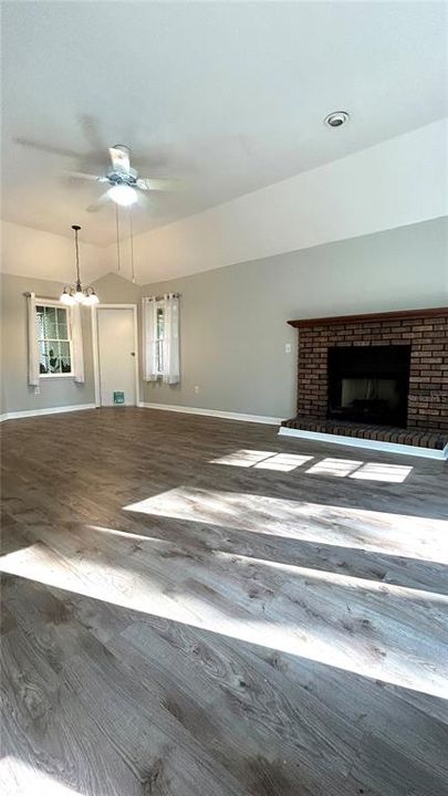 For Rent: $2,100 (2 beds, 2 baths, 1058 Square Feet)