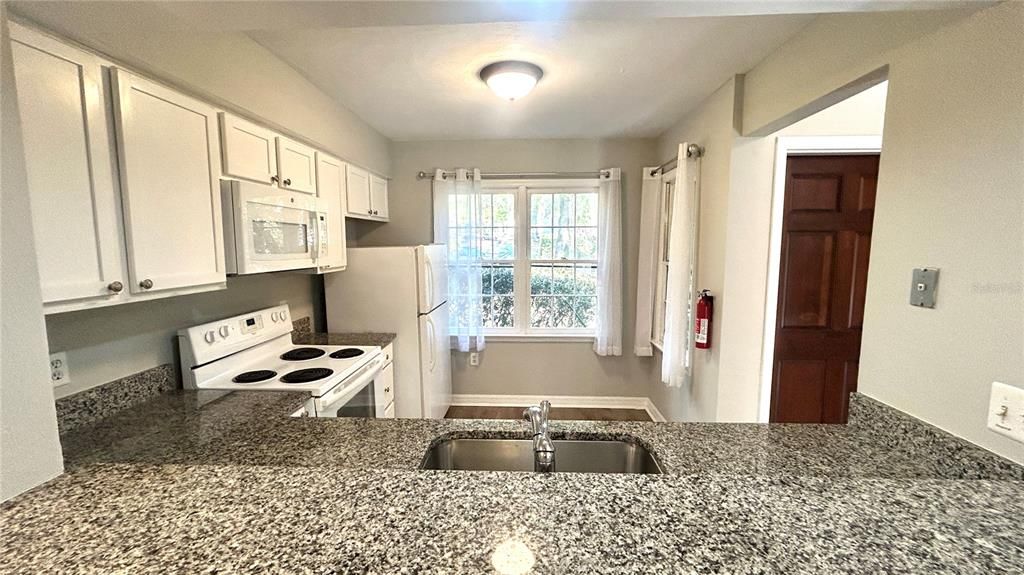 For Rent: $2,100 (2 beds, 2 baths, 1058 Square Feet)