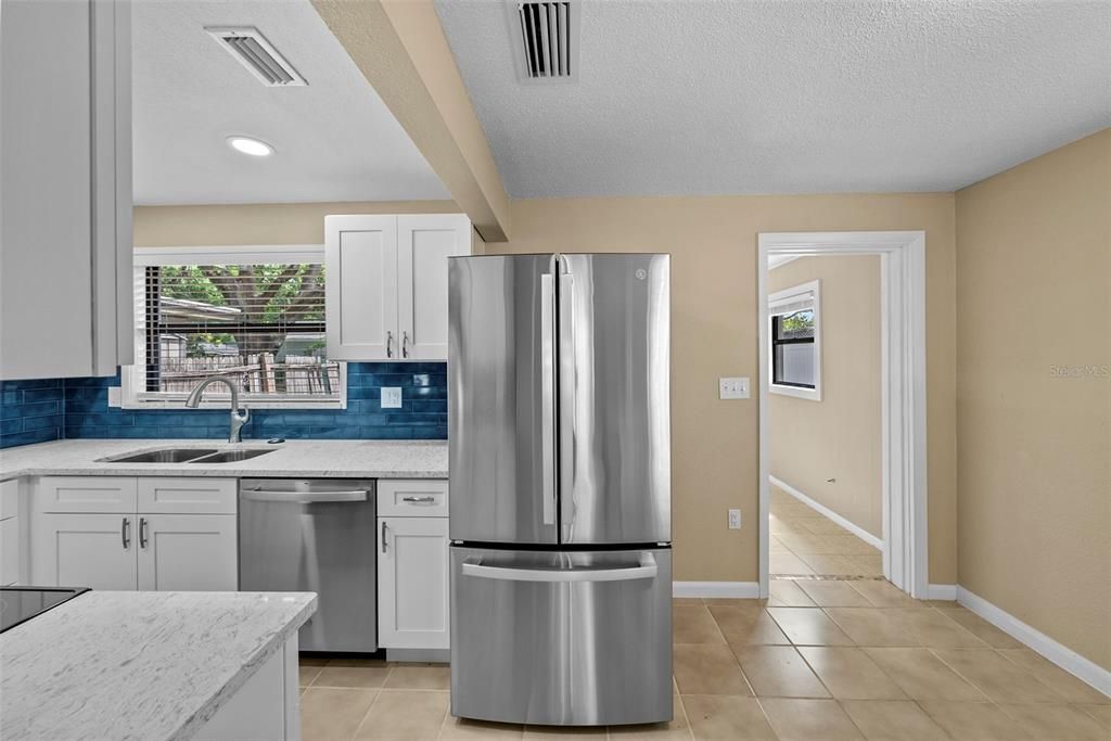 В аренду: $2,200 (3 спален, 1 ванн, 1927 Квадратных фут)