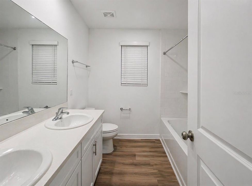 Active With Contract: $2,450 (5 beds, 3 baths, 2421 Square Feet)