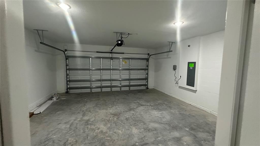 Active With Contract: $2,450 (5 beds, 3 baths, 2421 Square Feet)