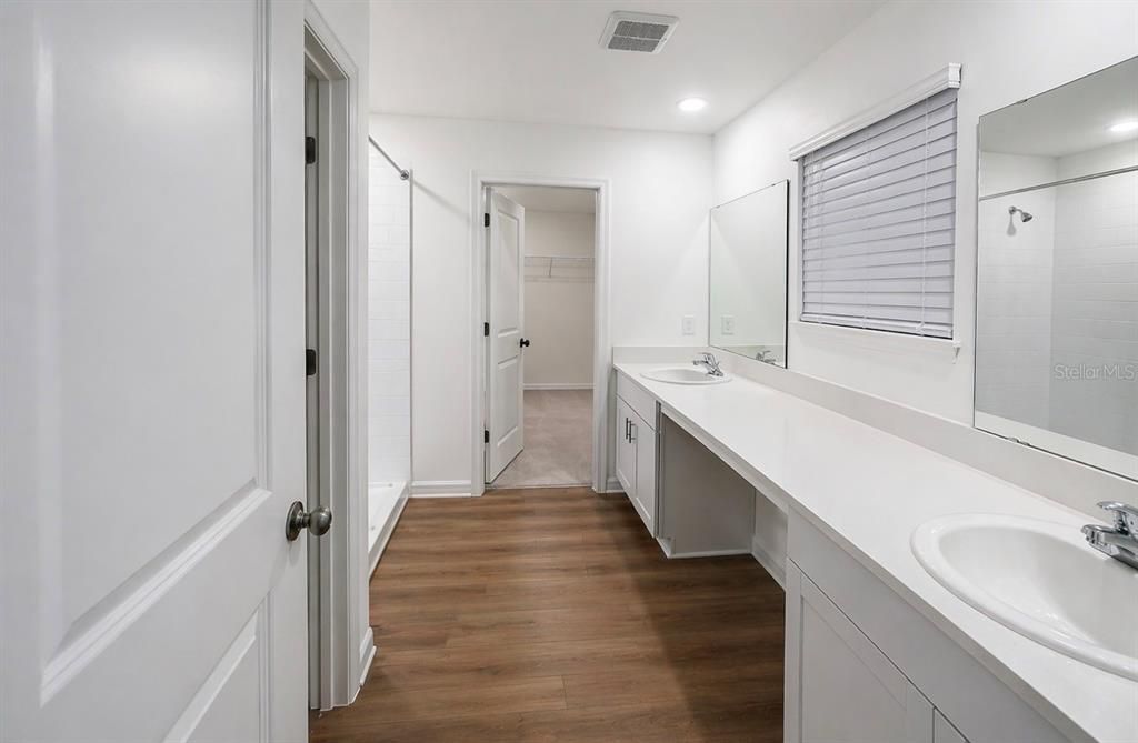 Active With Contract: $2,450 (5 beds, 3 baths, 2421 Square Feet)