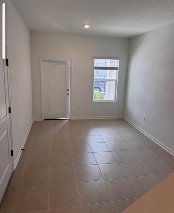Vendido Recientemente: $286,720 (3 camas, 2 baños, 1834 Pies cuadrados)