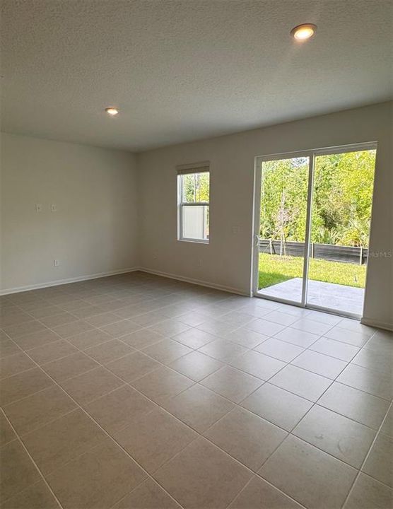 Vendido Recientemente: $286,720 (3 camas, 2 baños, 1834 Pies cuadrados)