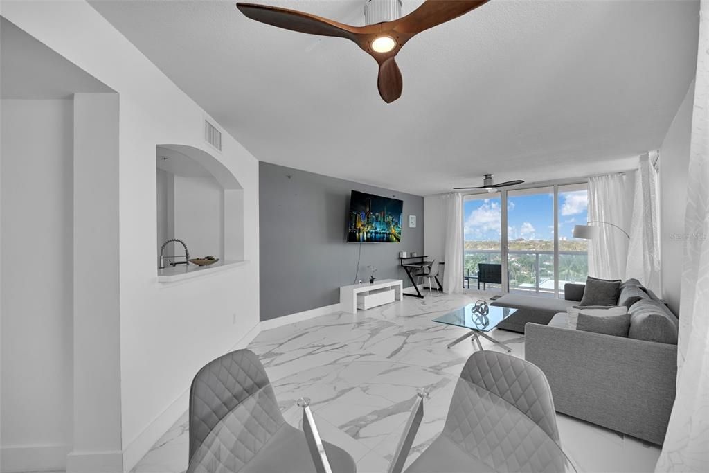 En Venta: $795,000 (2 camas, 2 baños, 1002 Pies cuadrados)