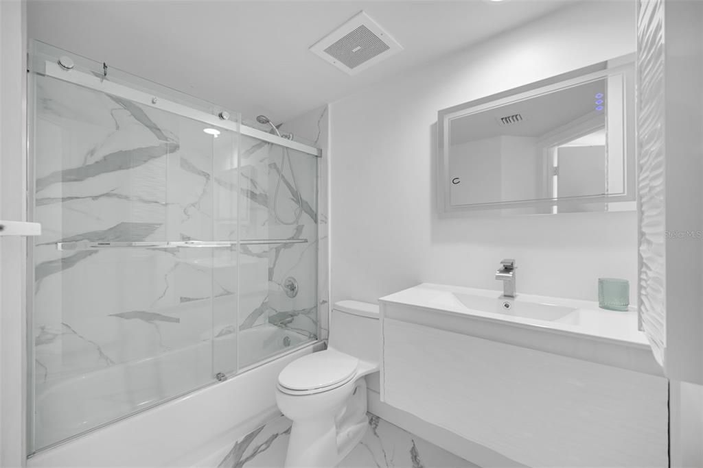 En Venta: $795,000 (2 camas, 2 baños, 1002 Pies cuadrados)