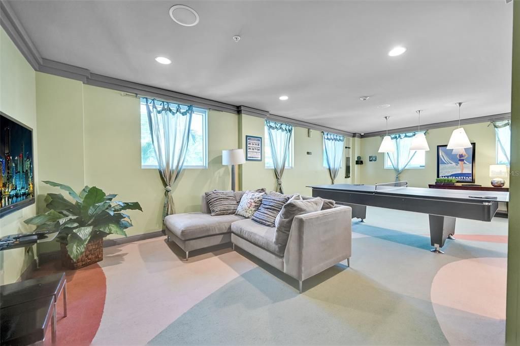 En Venta: $795,000 (2 camas, 2 baños, 1002 Pies cuadrados)