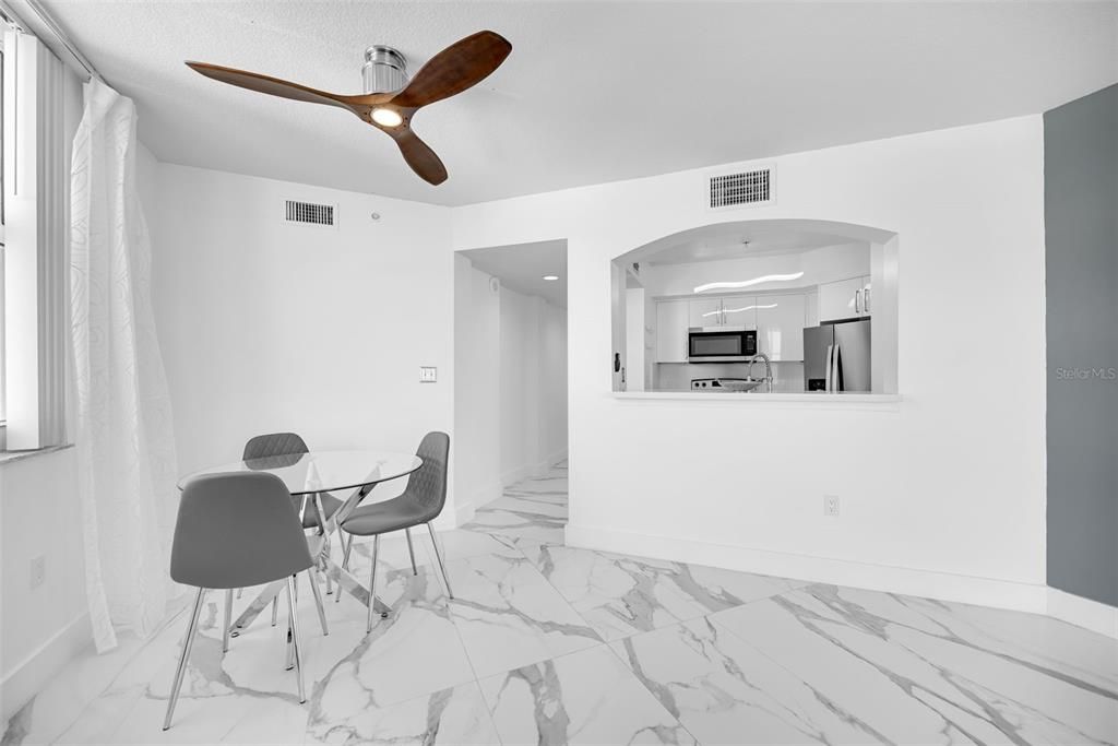 En Venta: $795,000 (2 camas, 2 baños, 1002 Pies cuadrados)