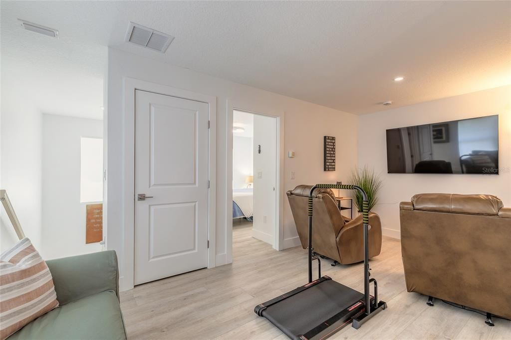 En Venta: $934,900 (3 camas, 2 baños, 1943 Pies cuadrados)