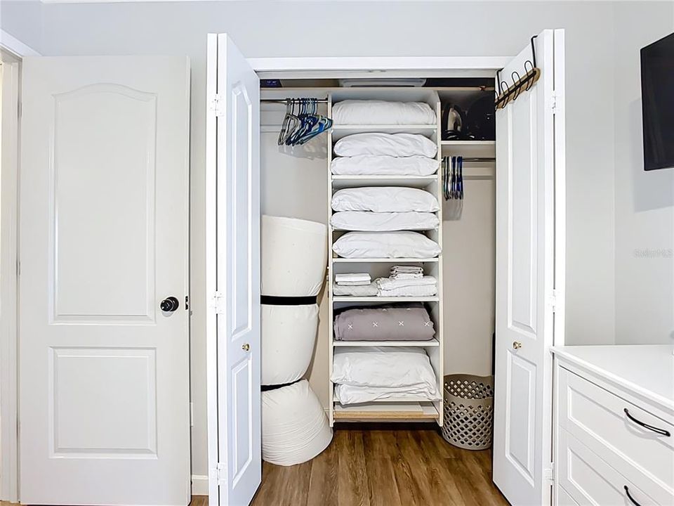 待售: $649,000 (2 贝兹, 2 浴室, 884 平方英尺)