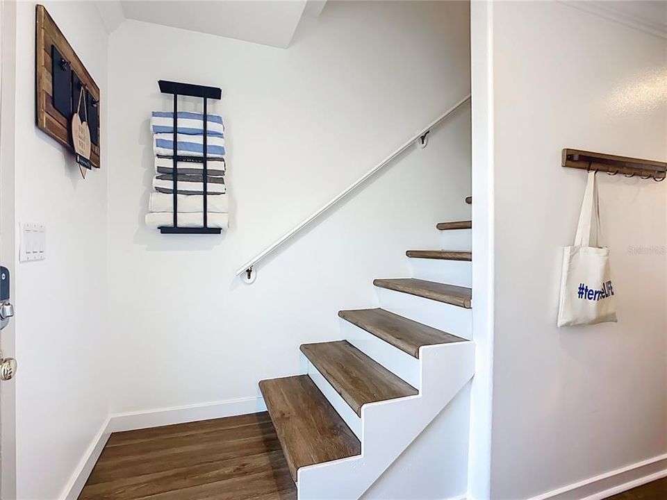 待售: $649,000 (2 贝兹, 2 浴室, 884 平方英尺)