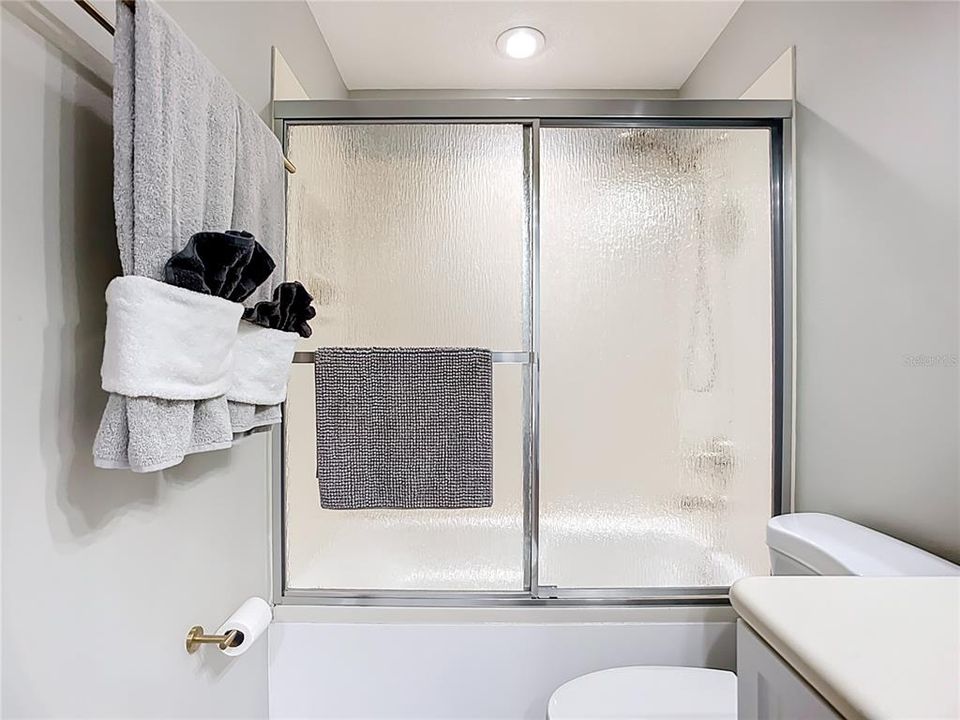 待售: $649,000 (2 贝兹, 2 浴室, 884 平方英尺)