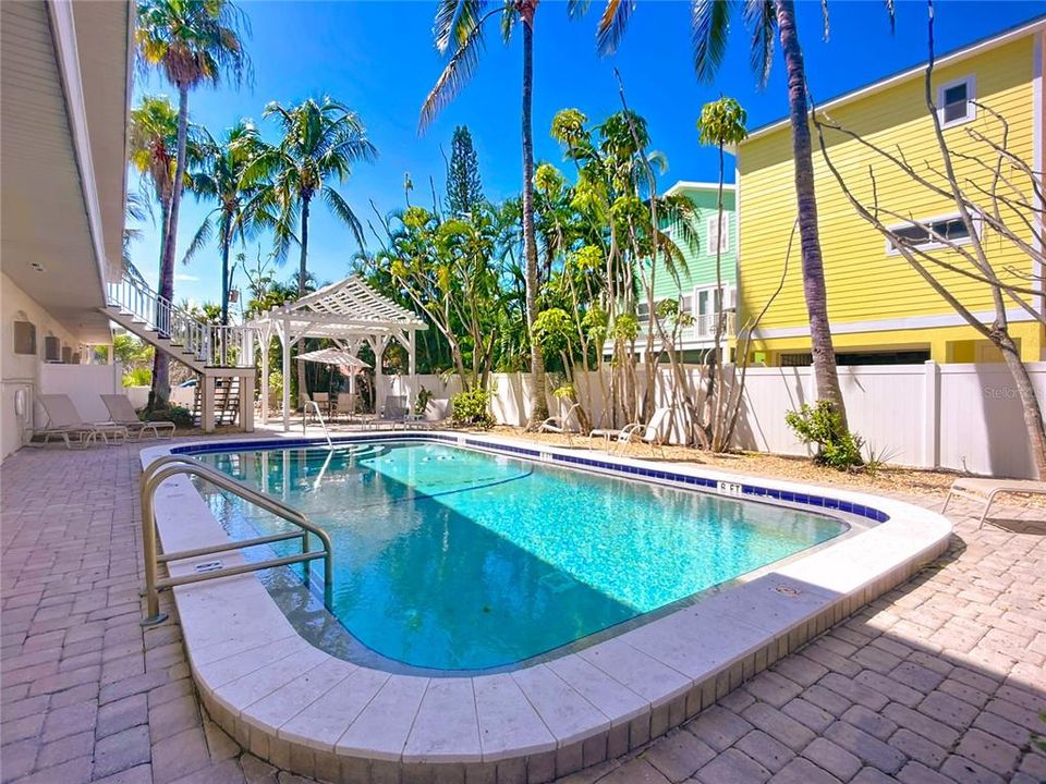 待售: $649,000 (2 贝兹, 2 浴室, 884 平方英尺)