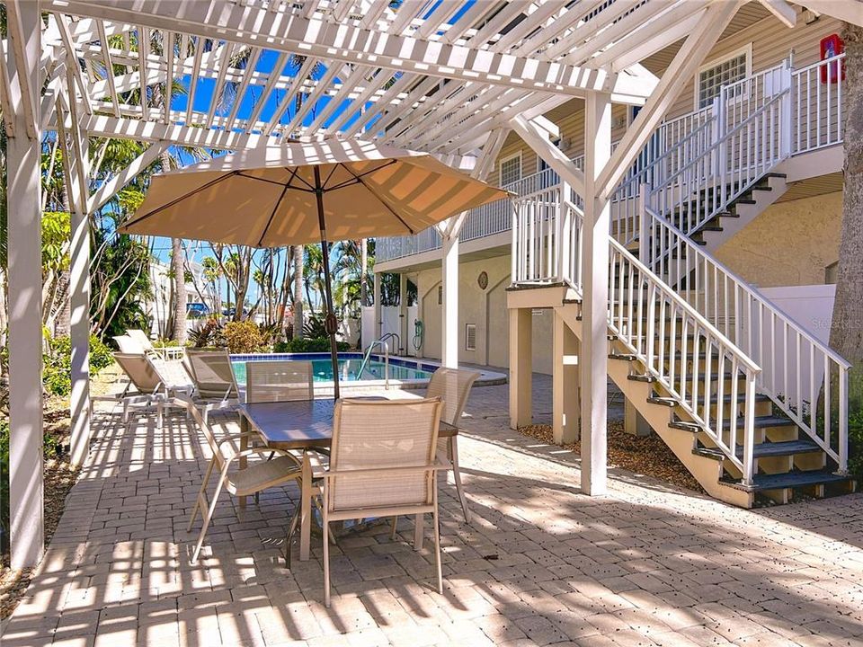 待售: $649,000 (2 贝兹, 2 浴室, 884 平方英尺)