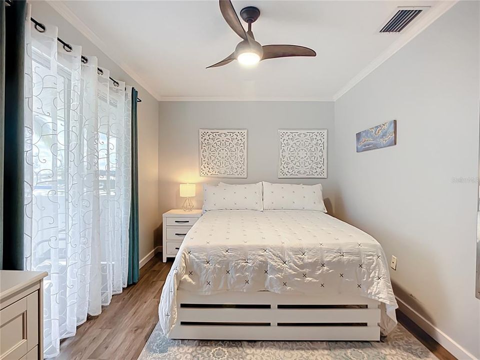 待售: $649,000 (2 贝兹, 2 浴室, 884 平方英尺)