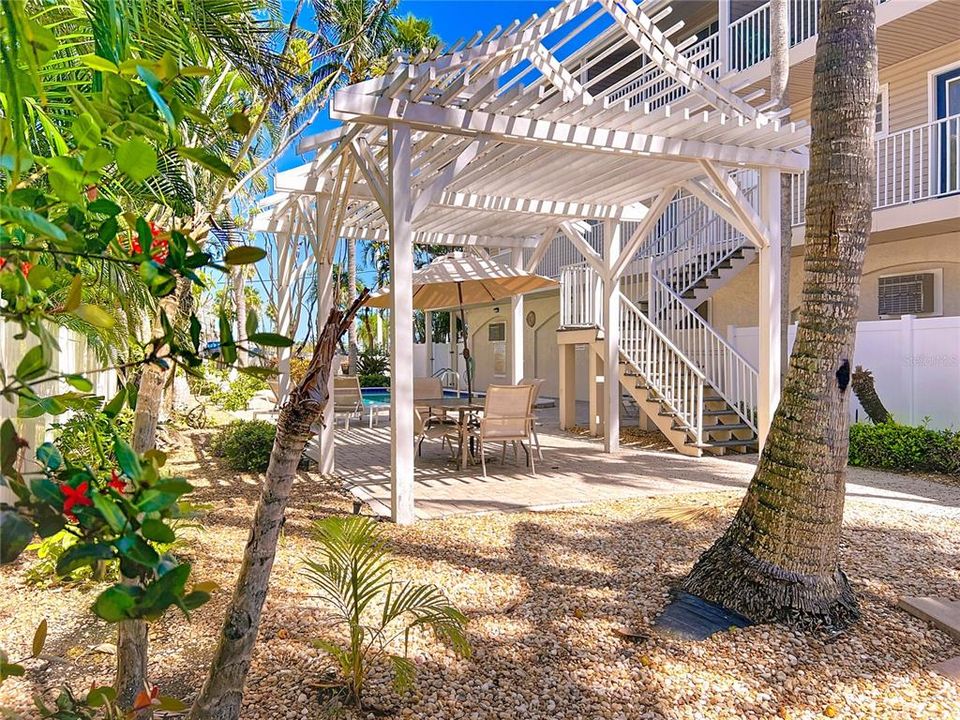 待售: $649,000 (2 贝兹, 2 浴室, 884 平方英尺)