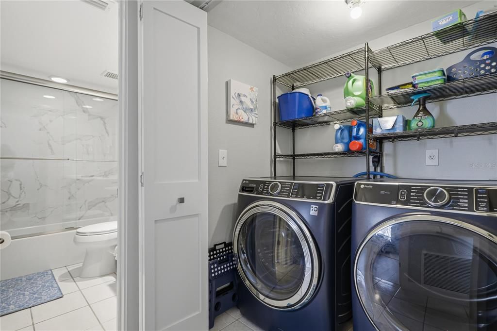 For Sale: $695,000 (2 beds, 2 baths, 1080 Square Feet)