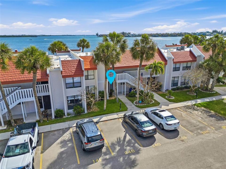 For Sale: $695,000 (2 beds, 2 baths, 1080 Square Feet)