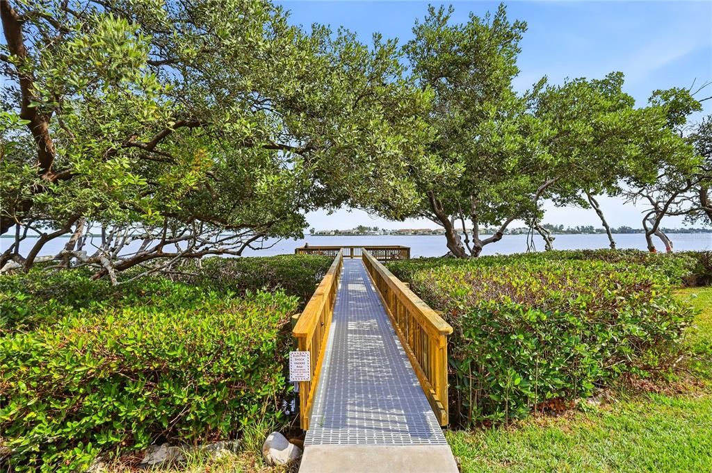 For Sale: $695,000 (2 beds, 2 baths, 1080 Square Feet)