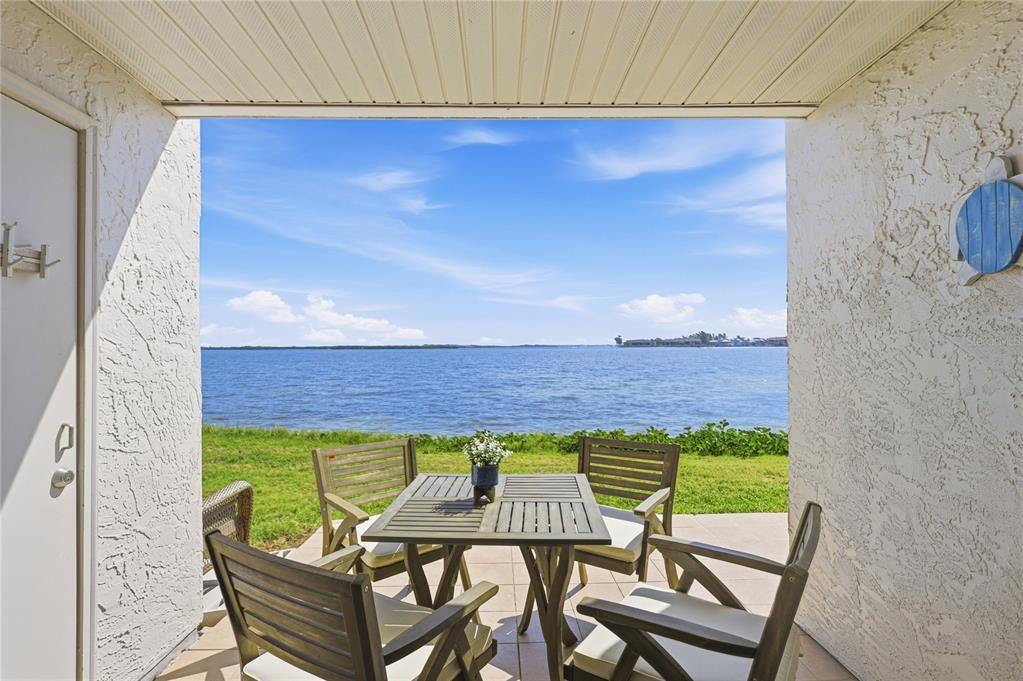 For Sale: $695,000 (2 beds, 2 baths, 1080 Square Feet)