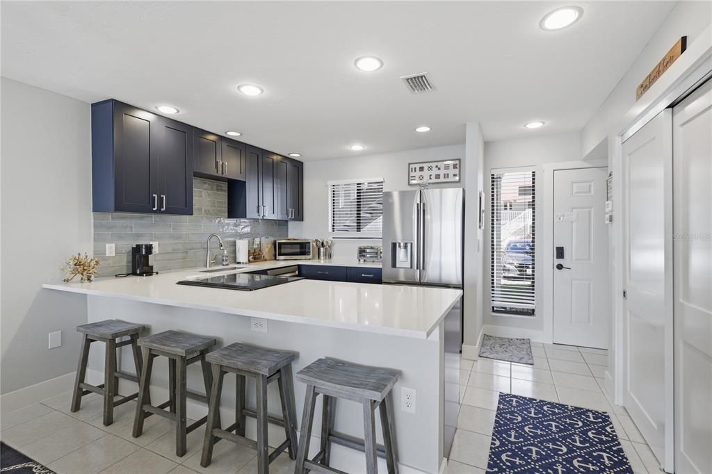 For Sale: $695,000 (2 beds, 2 baths, 1080 Square Feet)