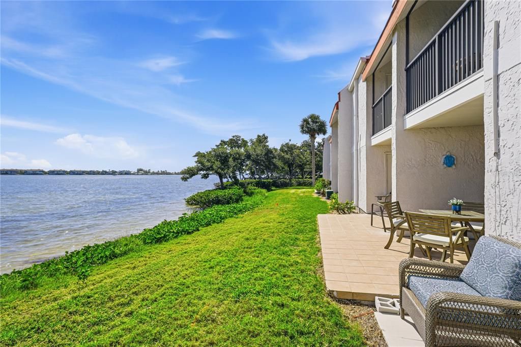 For Sale: $695,000 (2 beds, 2 baths, 1080 Square Feet)