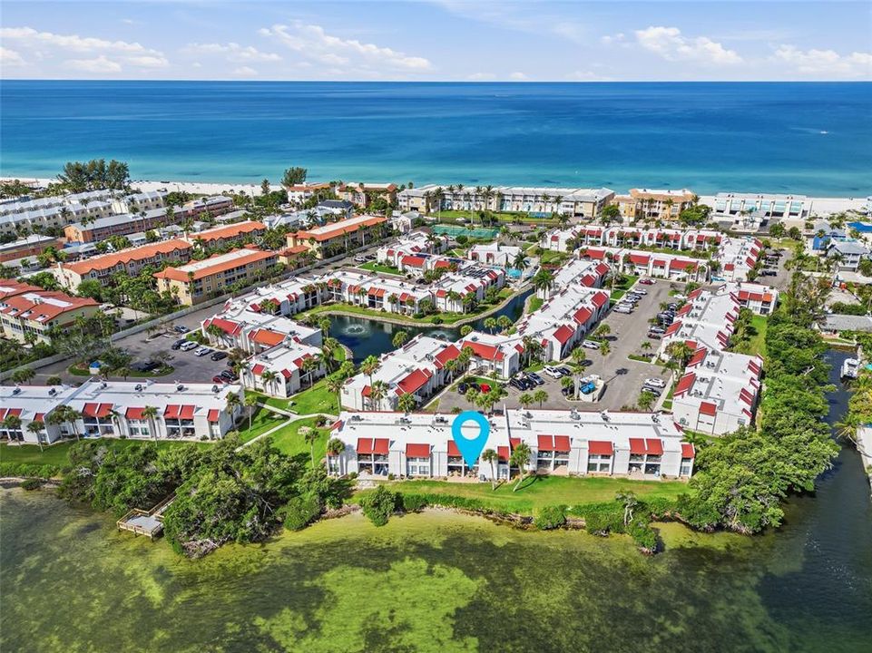 For Sale: $695,000 (2 beds, 2 baths, 1080 Square Feet)