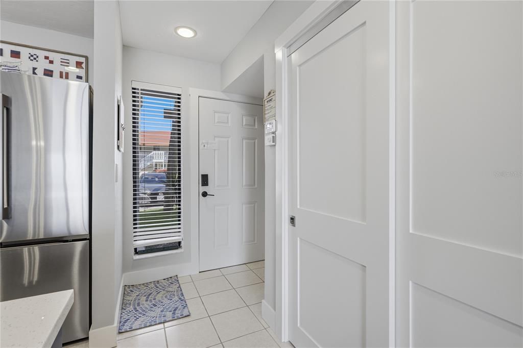 For Sale: $695,000 (2 beds, 2 baths, 1080 Square Feet)