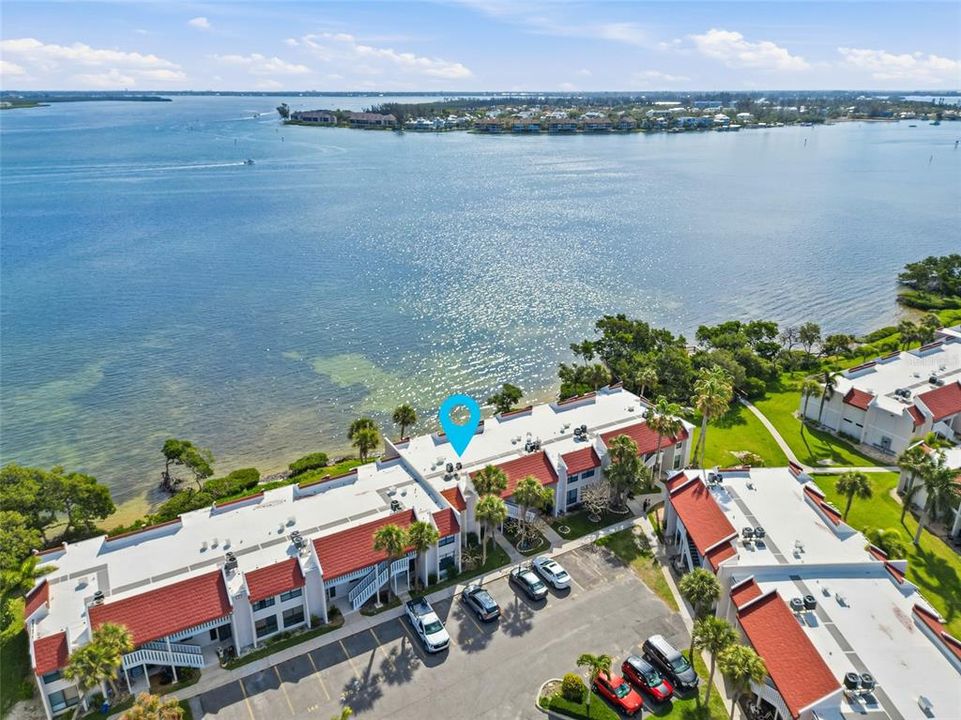 For Sale: $695,000 (2 beds, 2 baths, 1080 Square Feet)