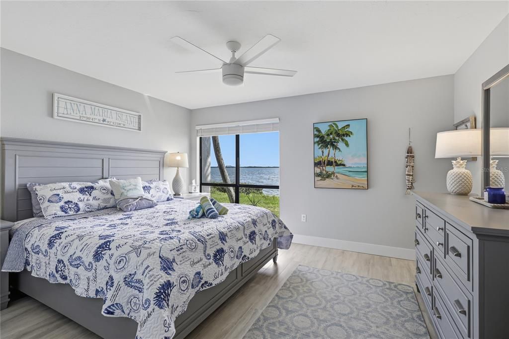 For Sale: $695,000 (2 beds, 2 baths, 1080 Square Feet)