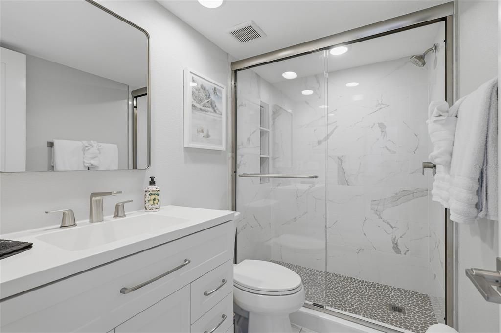 For Sale: $695,000 (2 beds, 2 baths, 1080 Square Feet)