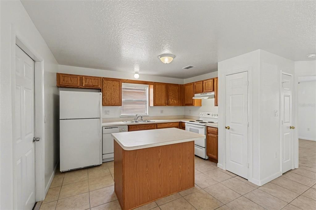 For Sale: $490,000 (4 beds, 0 baths, 2234 Square Feet)