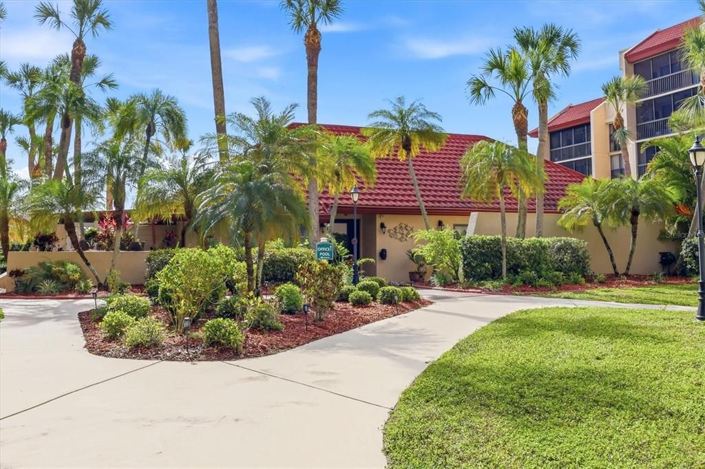 For Sale: $207,900 (3 beds, 2 baths, 1097 Square Feet)