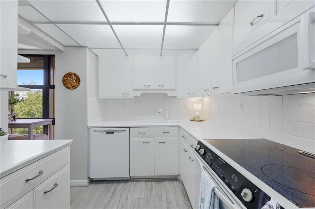 For Sale: $207,900 (3 beds, 2 baths, 1097 Square Feet)