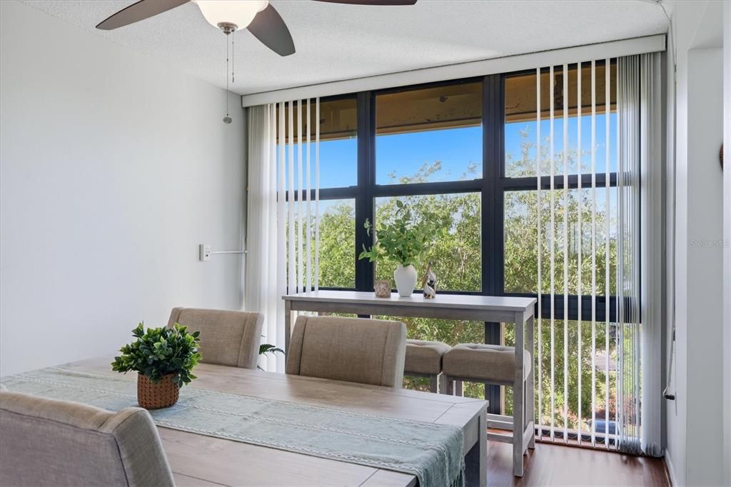 For Sale: $207,900 (3 beds, 2 baths, 1097 Square Feet)